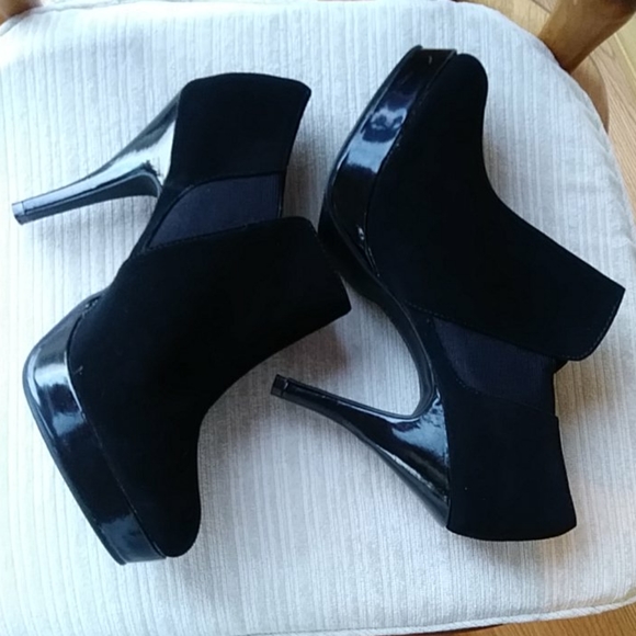 Metaphor Dressy Ankle Bootie Heels Size 10 - Picture 10 of 16